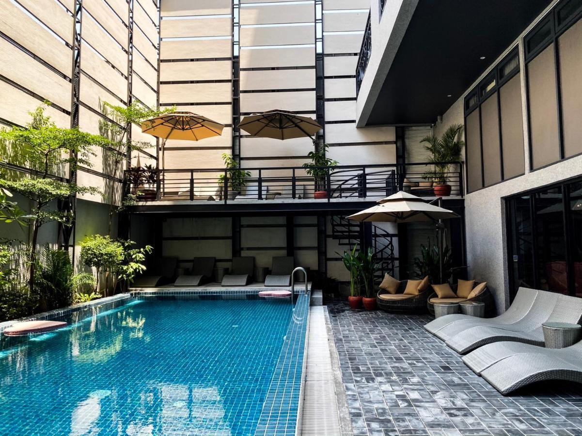 Check Inn Phnom Penh Bkk1 Kültér fotó